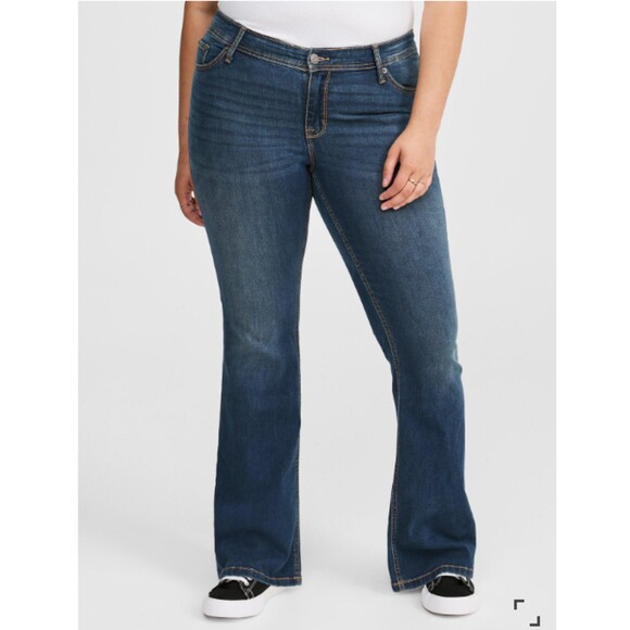 Torrid Luxe Slim Boot Cut Jeans Rainstorm Wash18R NWT - Picture 1 of 5